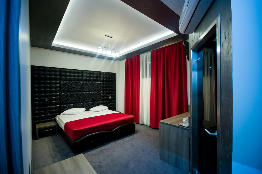 Târgu Jiu Hotel Aqua מראה חיצוני תמונה