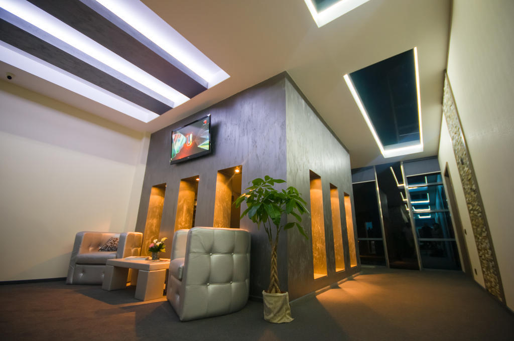 Târgu Jiu Hotel Aqua מראה חיצוני תמונה