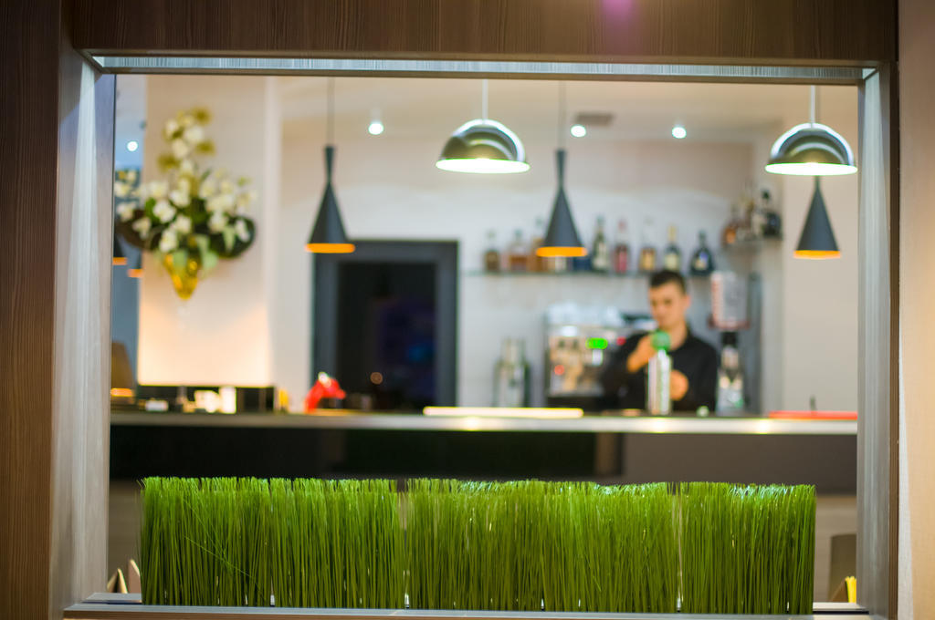 Târgu Jiu Hotel Aqua מראה חיצוני תמונה