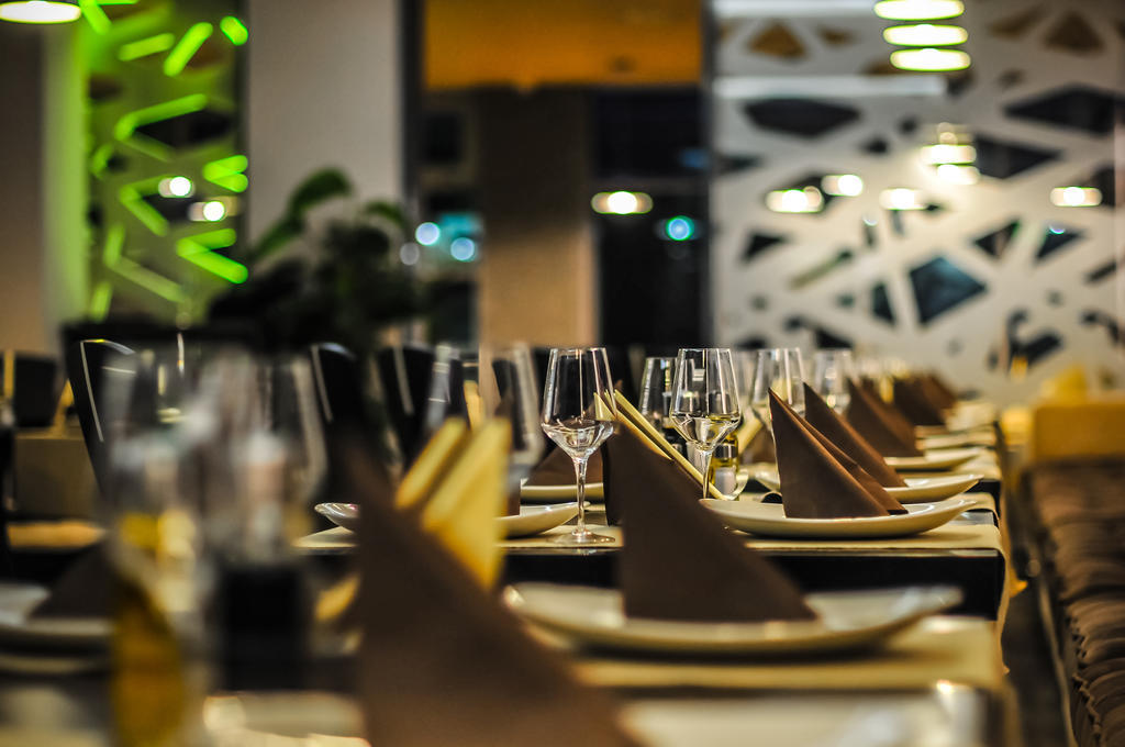 Târgu Jiu Hotel Aqua מראה חיצוני תמונה